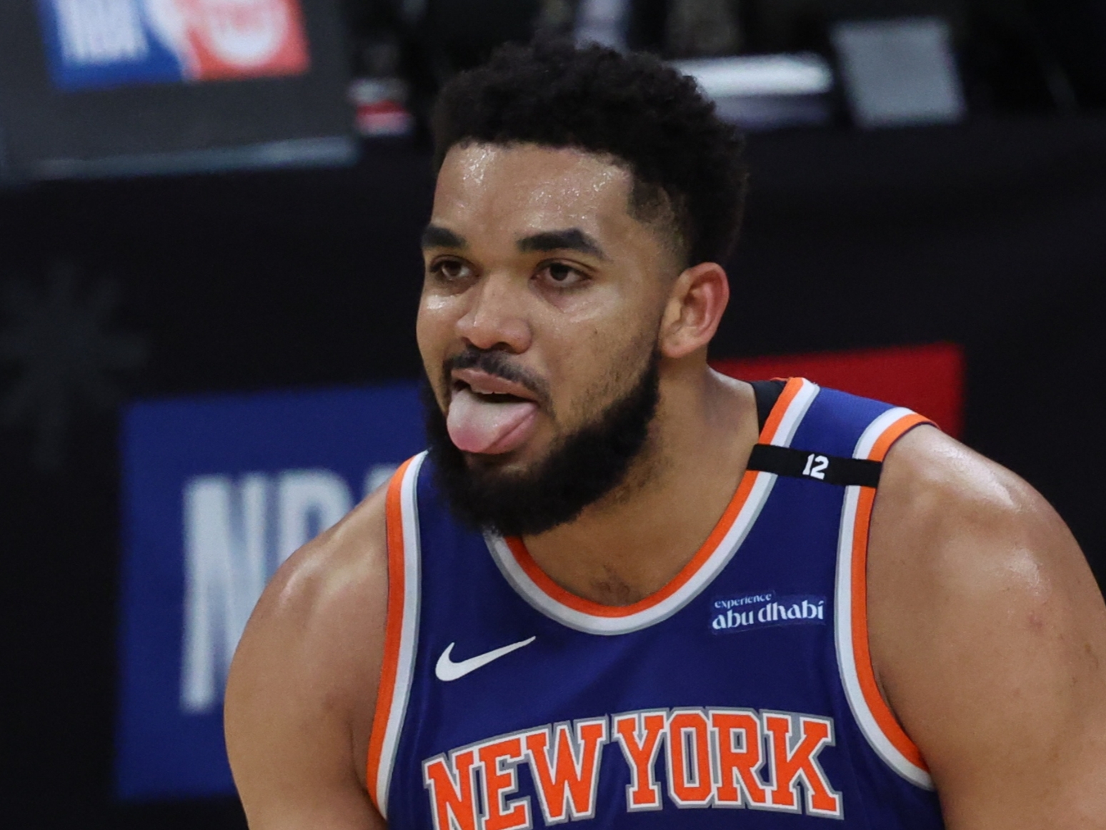 包含转折点！斯图加特回应争议，NBA常规赛冲刺阶段攻防权衡，球迷炸锅，临场指挥获称赞的词条