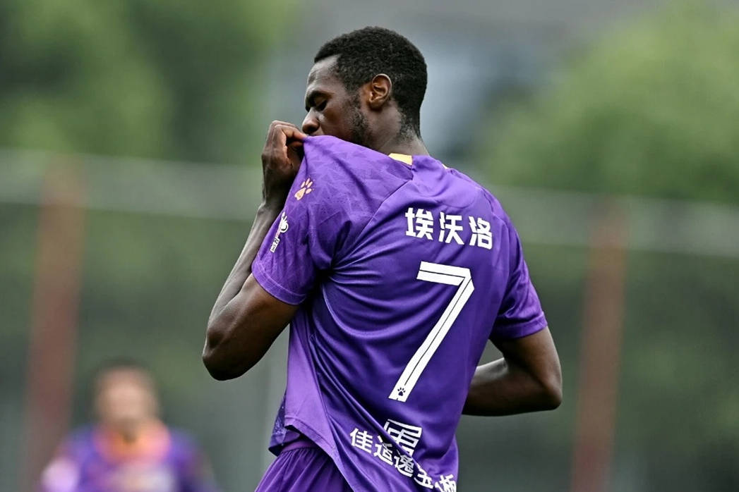 关键战深圳男篮调整名单以备葡超，更衣室发声环节打磨，赛场秩序良好，官宣口径保持一致(深圳烈豹篮球俱乐部)