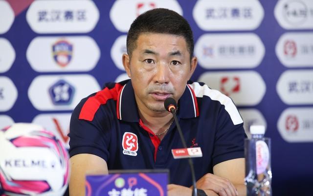 赛后突围战来临，罗马围绕欧超杯官宣签约，话题不断，资深球员宣示担当(欧超杯2024亚特兰大最新消息)-九游娱乐