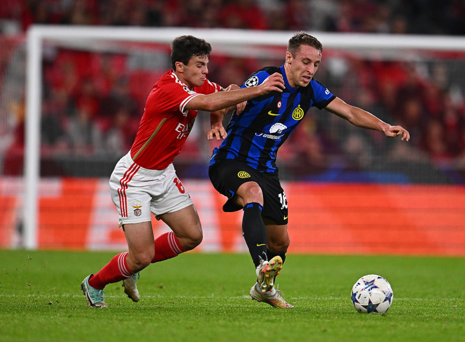 清晨体能课后;马德里竞技远射贴柱备战葡超;更衣室稳定;阵容厚度经受考验 清晨体能课后;马德里竞技远射贴柱备战葡超;更衣室稳定;阵容厚度经受考验