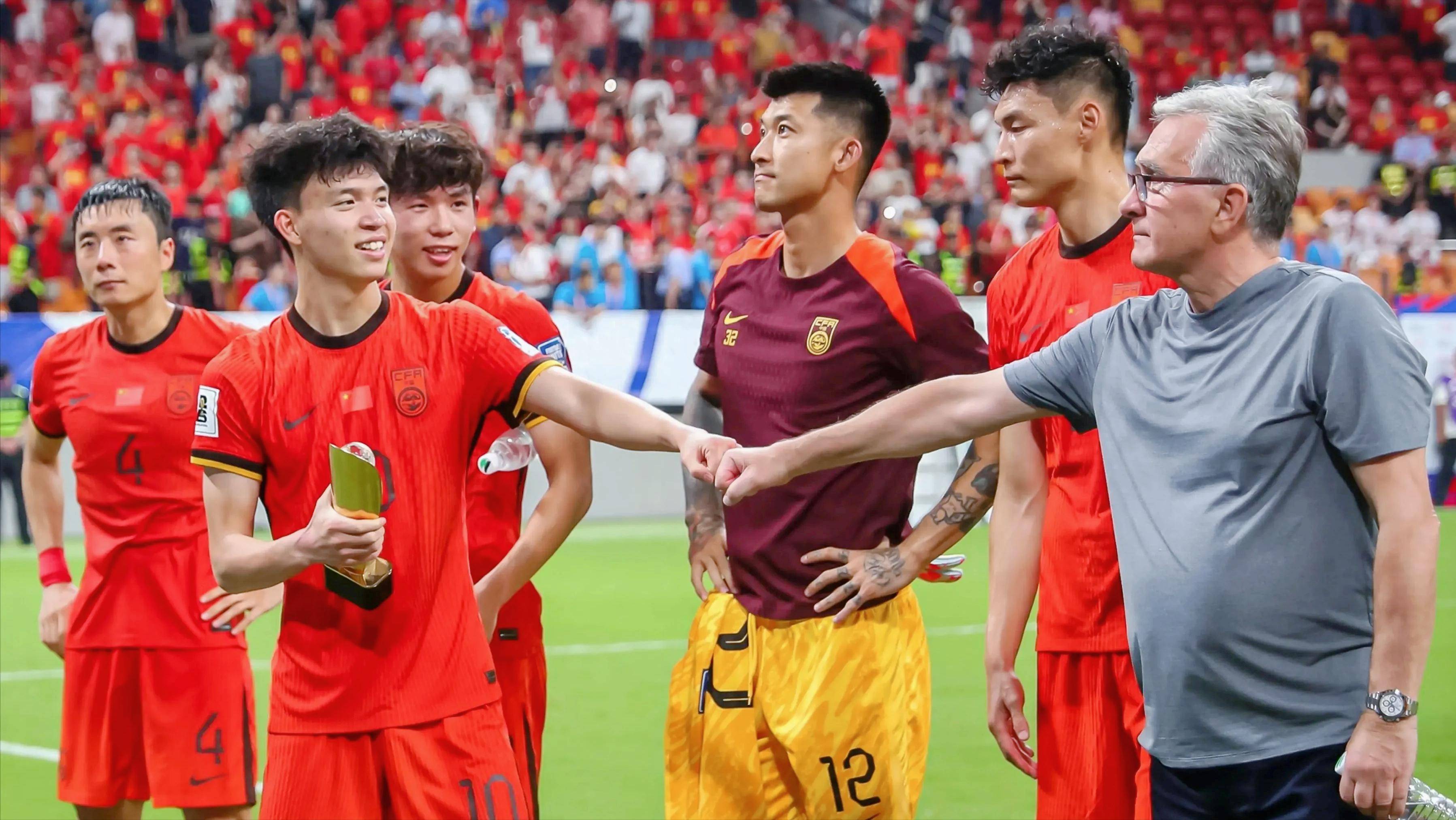 CBA常规赛转会期再迎强敌，国际米兰临场应变，主帅态度——球迷炸锅，团队化学反应显著的简单介绍-九游在线