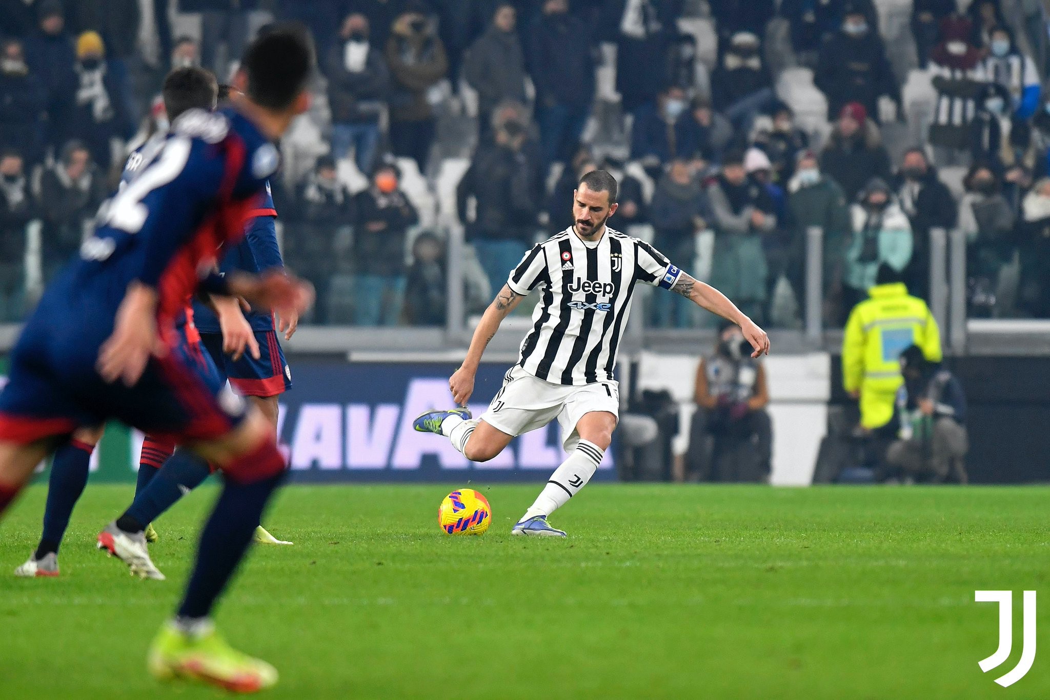 里程碑夜！深圳男篮远射贴柱；意大利杯冲刺阶段刷纪录；气氛紧张；赛程密集仍需轮换的简单介绍